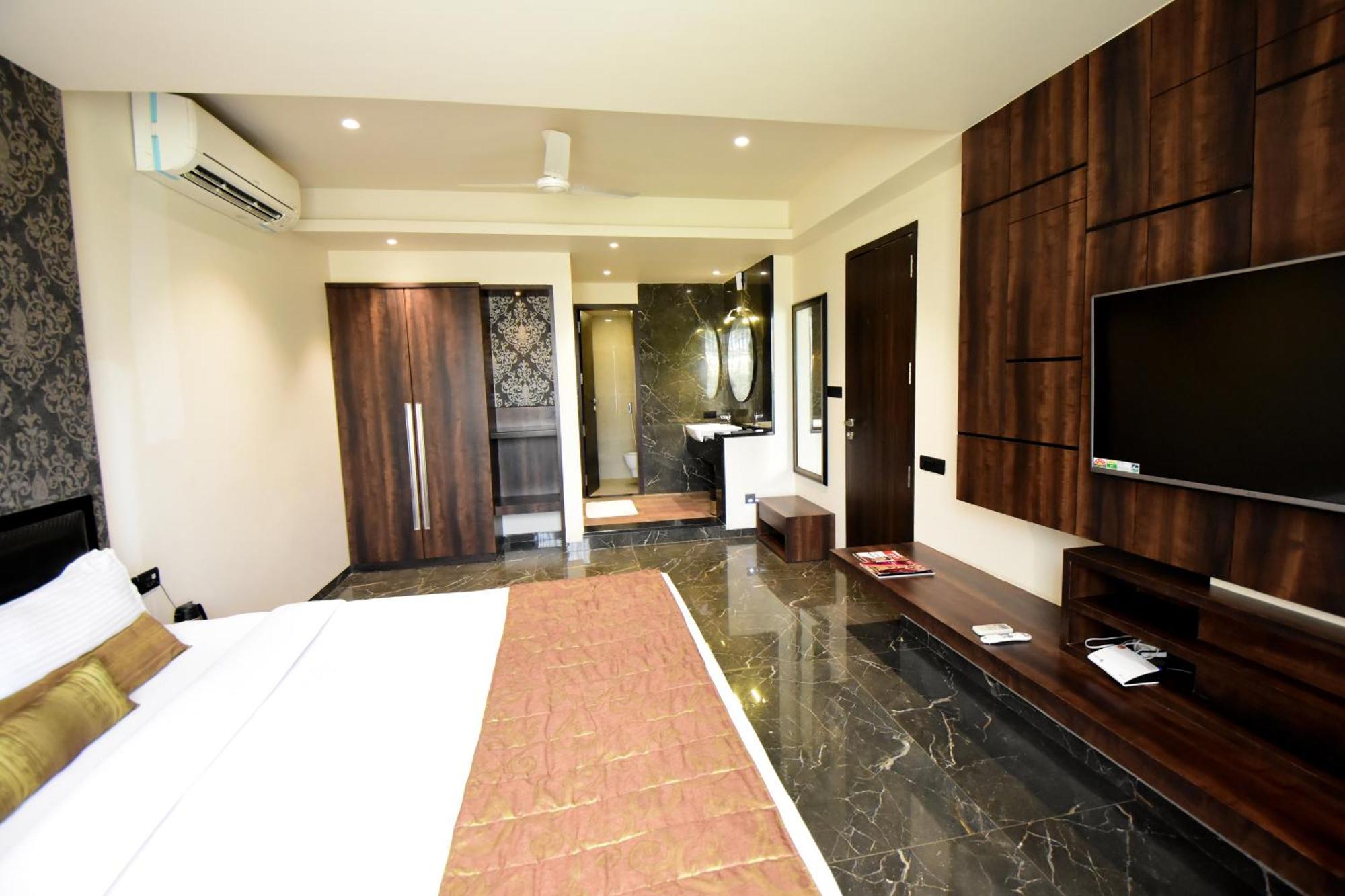 Sentosa Resorts & Water Park Chinchvad Exterior foto