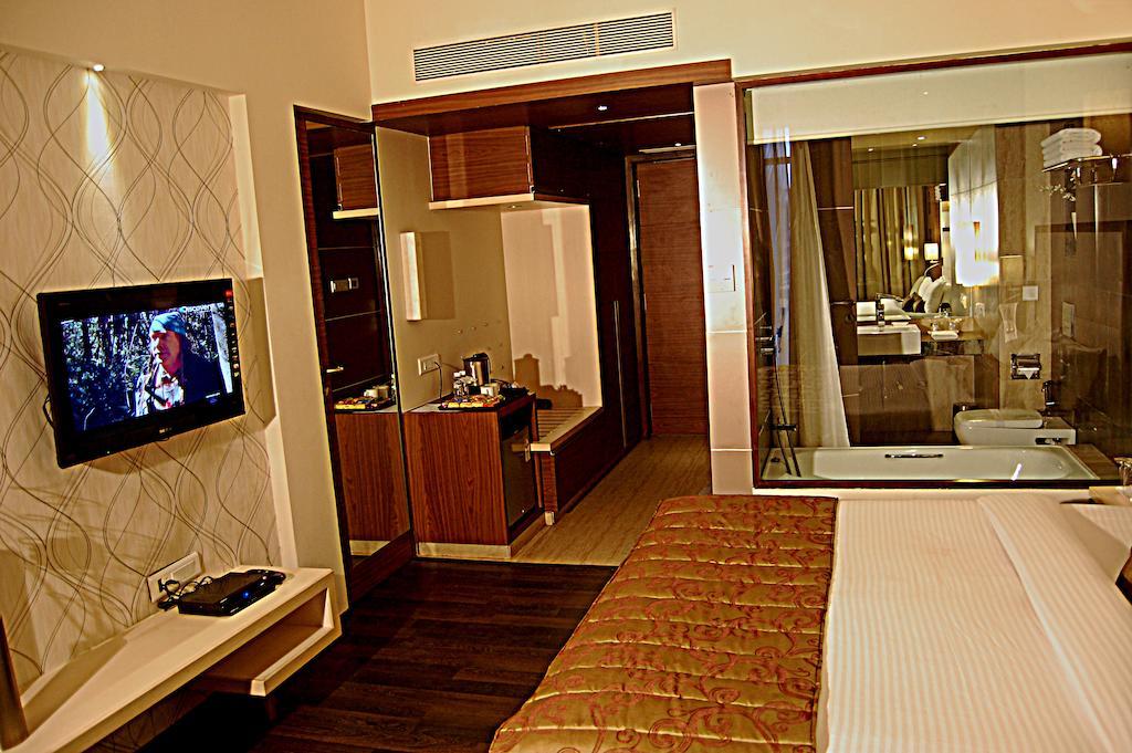 Sentosa Resorts & Water Park Chinchvad Zimmer foto