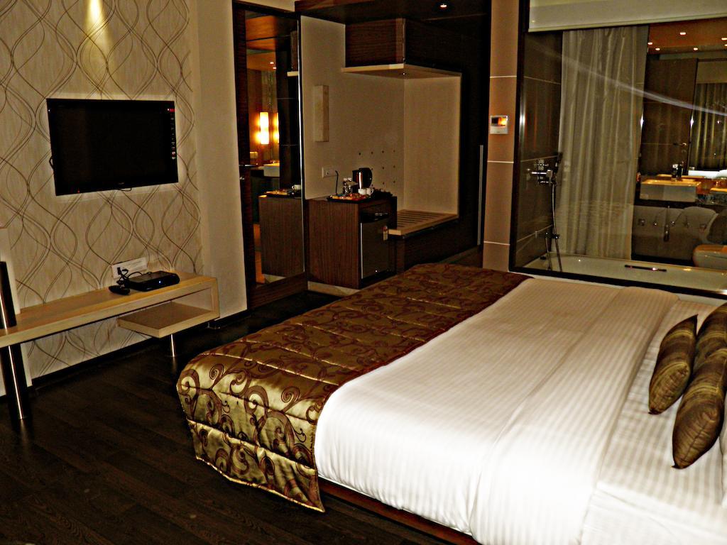 Sentosa Resorts & Water Park Chinchvad Zimmer foto