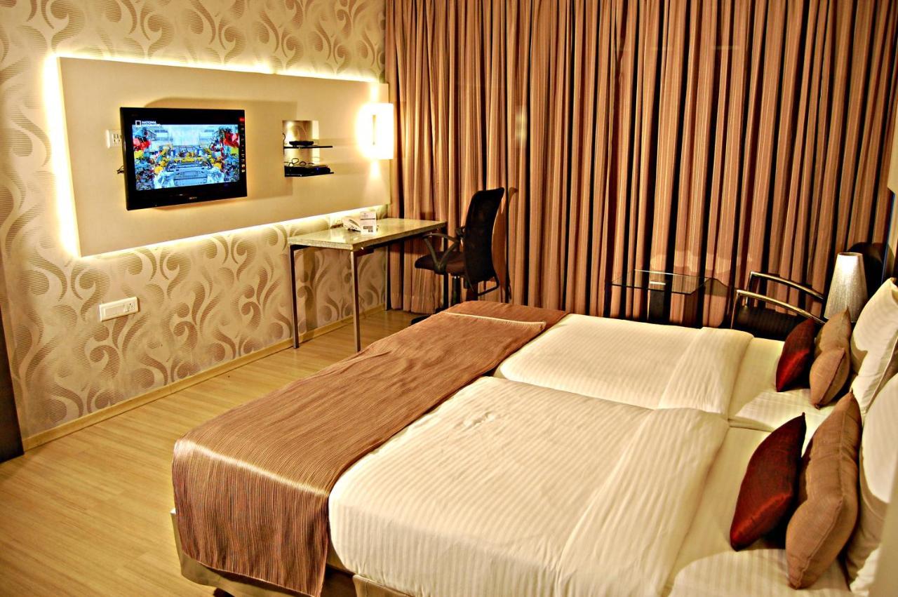 Sentosa Resorts & Water Park Chinchvad Exterior foto